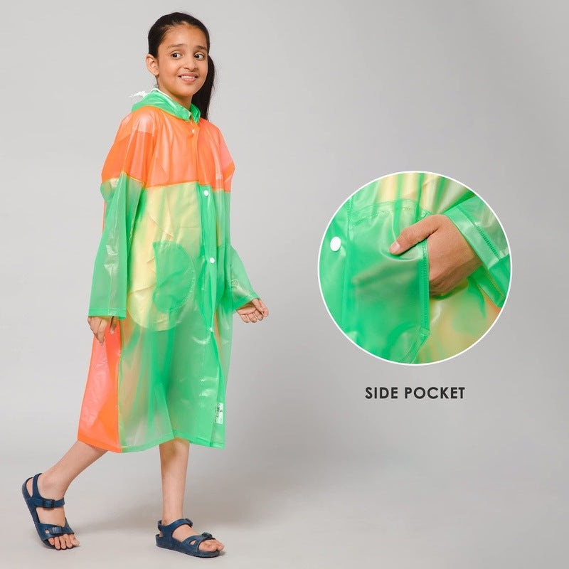 CLOWNFISH Puddle Jumper - Unisex kids enjoying rain during camping