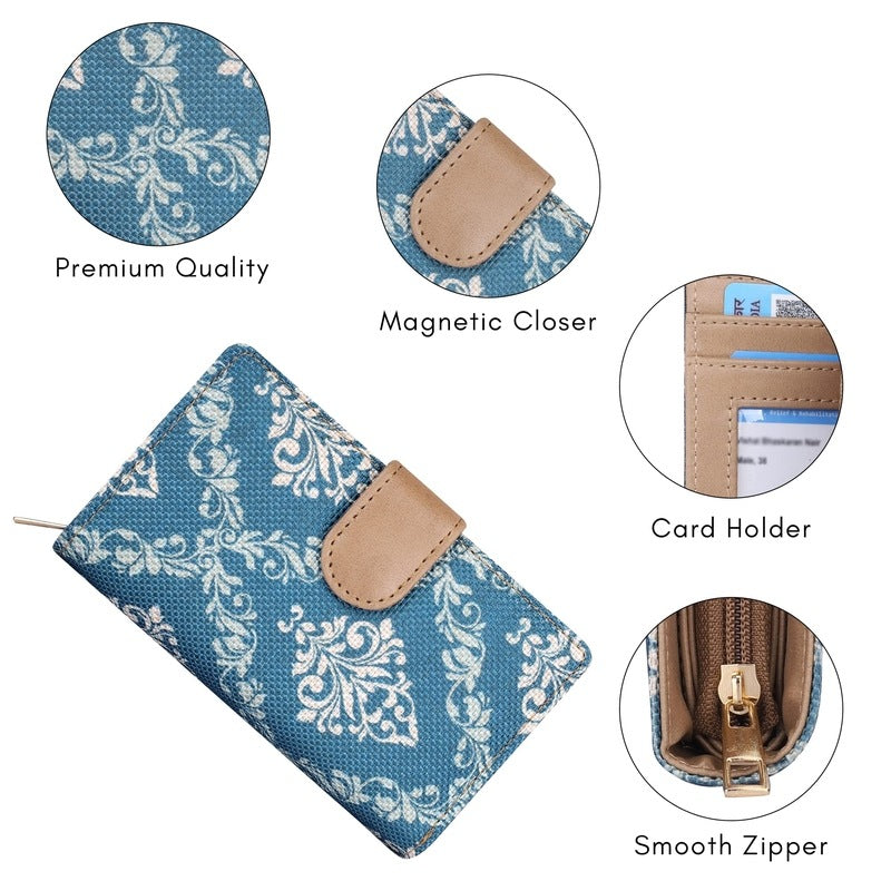 Clownfish womens wallet - Daily use accessory