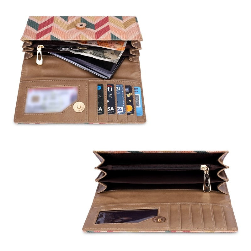 Clownfish women's wallet - travel companion for organization