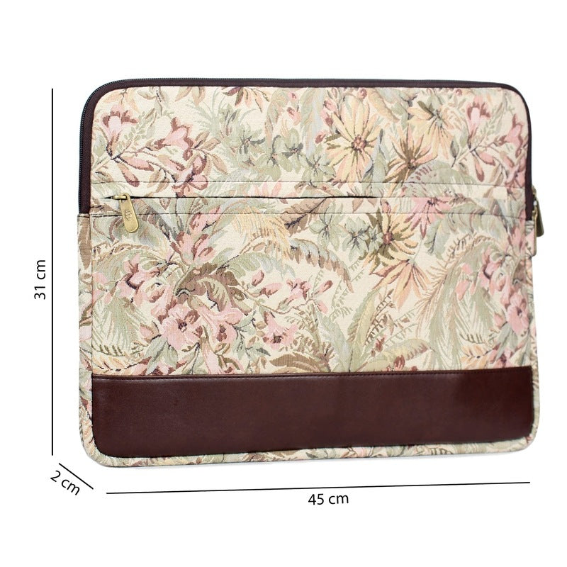 Clownfish tapestry laptop case - Daily commute